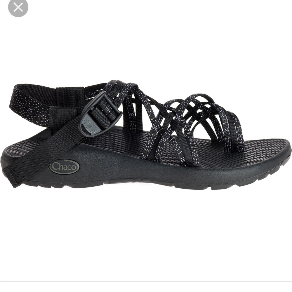 Black 3 strap Chacos women’s size 8